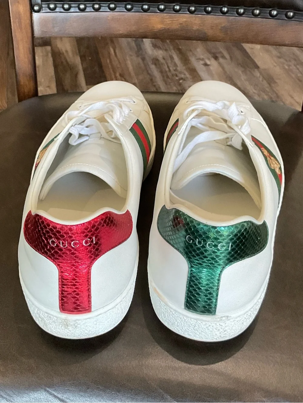 Gucci White Leather Men's Low-Top Sneakers with Green & Red Stripe